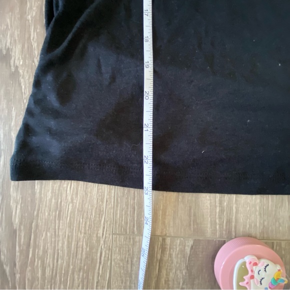 Two Round Neck Tank Tops - Picture 12 of 13